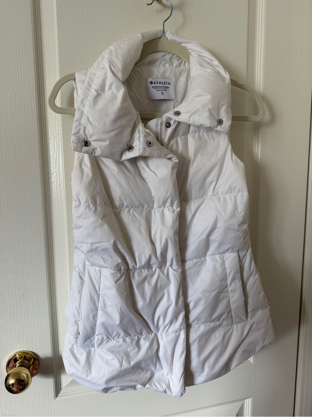 Athleta White Quilted Down-Style Sleeveless Vest
